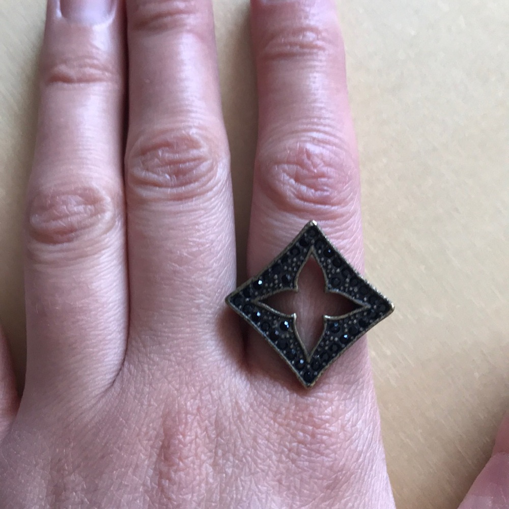 Studded ring - Picture 3 of 3